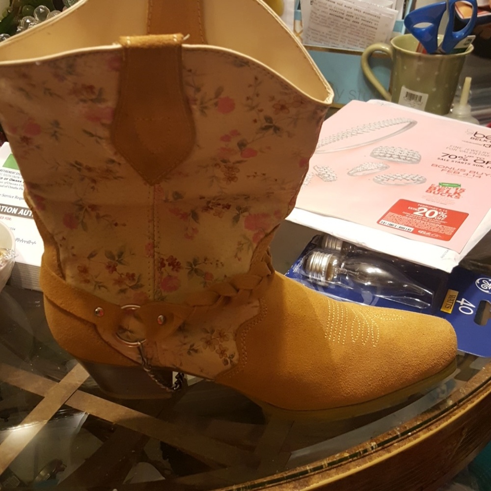 Women boots/ called tan crazy horse